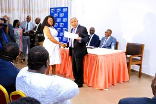 2706 22179 gestion financiere l agence de promotion des pme s associe a la sfi pour une formation au benefice de 500 pme L